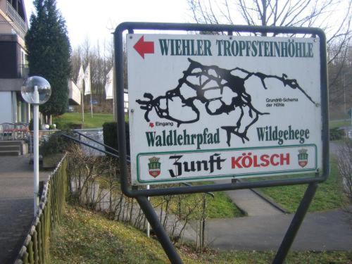 Waldhotel Tropfsteinhoehle Wiehl Exterior foto